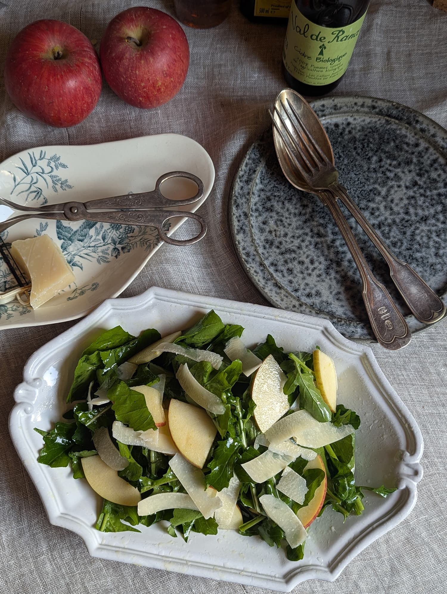 ルッコラとりんごのサラダ